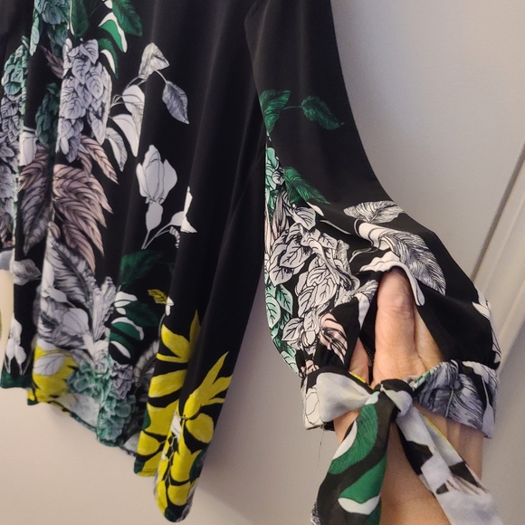 Top - Picture 2 of 4